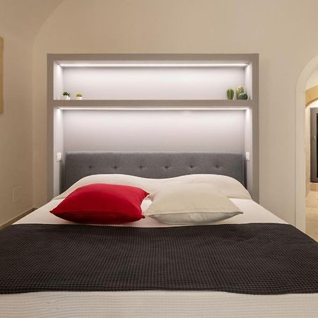 Esperia Luxury Suite & Apartment Noto Buitenkant foto