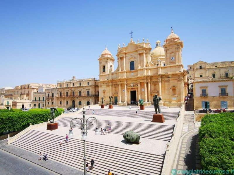 Esperia Luxury Suite & Apartment Noto Buitenkant foto