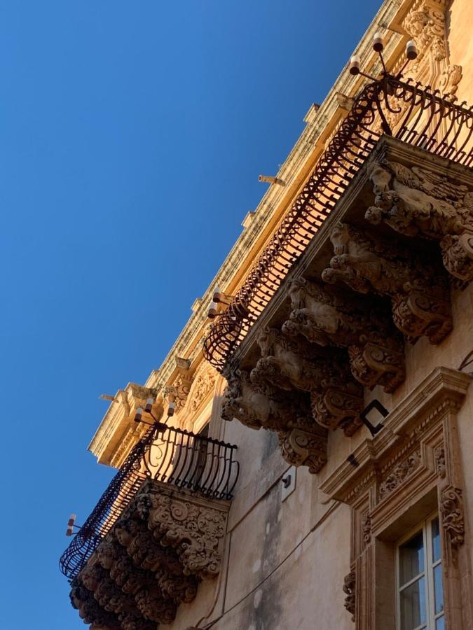 Esperia Luxury Suite & Apartment Noto Buitenkant foto